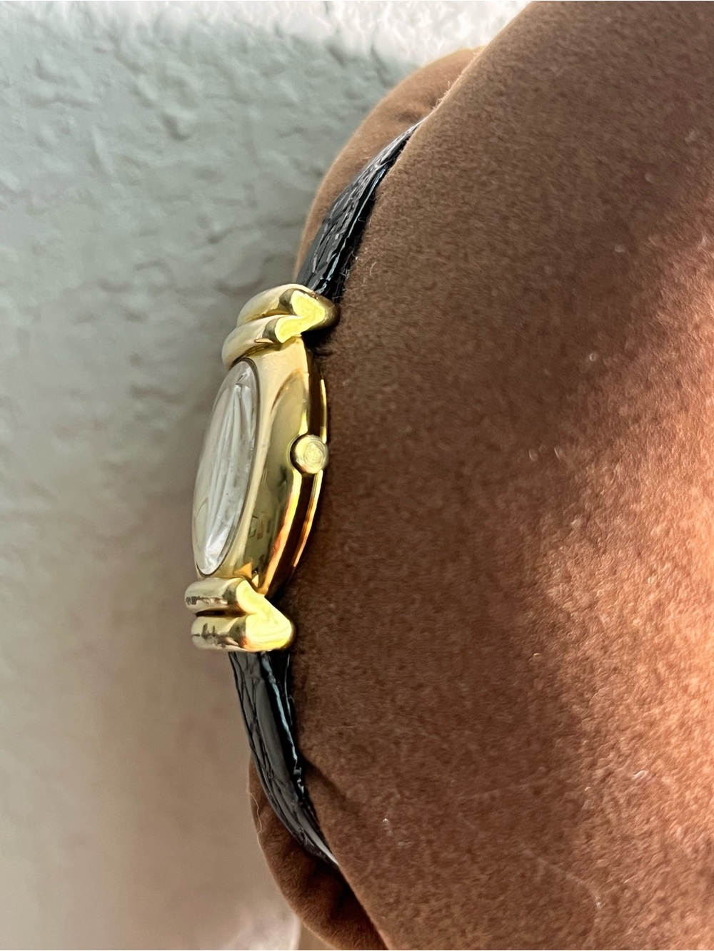 Gucci 5300L gold plated mother of pearl ladies watch - Picture 5 of 15